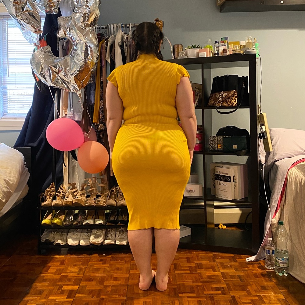 Dress - Picture 6 of 6